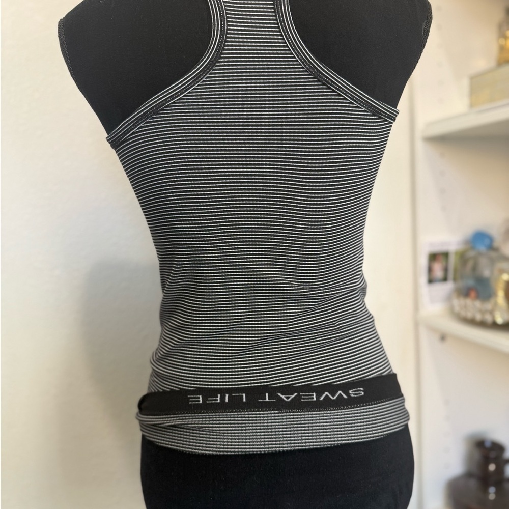 Lululemon Run Swiftly Tech Racerback Stripe top size 4 - Picture 6 of 6